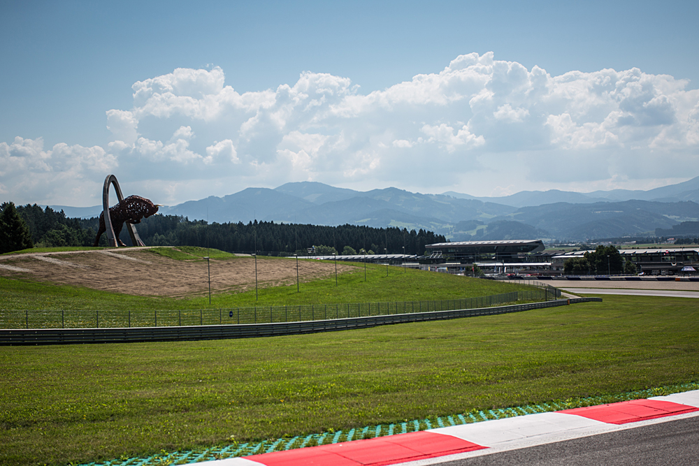 Sunshine in Austria for Free Practice