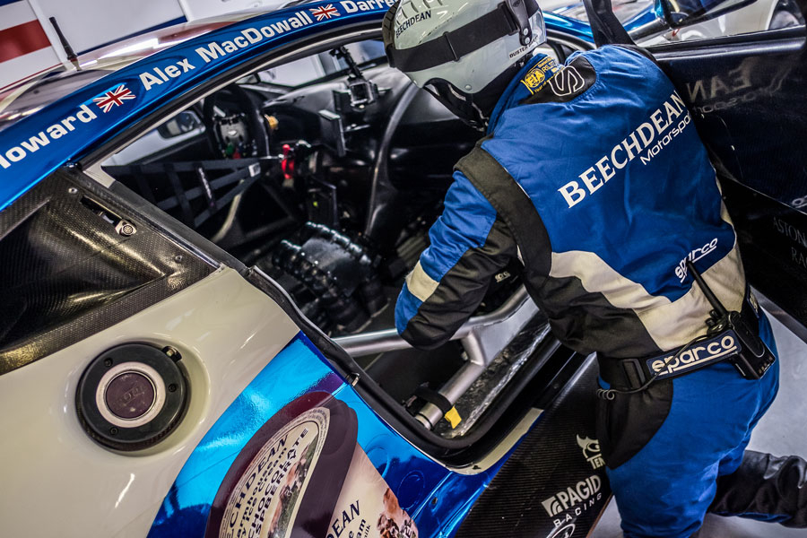 The seat fitting: an important step in every driver preparation