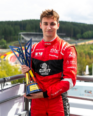 A very special tribute to the fastest man of the day. 🏆 @valerio_rinicella, who secured pole positio