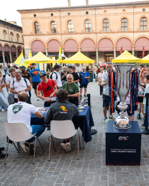 Bringing the #ELMS to you - that was our mission last night at Imola. 🌙 Our Italians fans came yeste