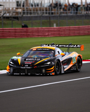 The art of on-track action at @silverstonecircuit. 🤩👏 With practice behind us, our teams now turn th