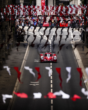 This atmosphere in Le Mans and nothing else. ✨ The @24heuresdumans Procession once again brought the