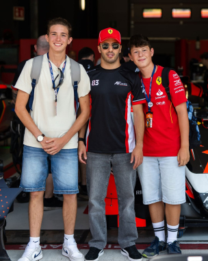 What’s better than a garage tour? A garage tour with a Le Mans winner. 👊 Ahead of the #4HImola, @ant