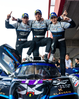 How better to seal a title than to win the Season Finale? 🙌 @clxmotorsport had the advantage before 
