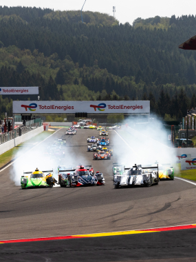 Drama from the very start at Spa! 🤯🔥 47 cars charge into the opening lap as the #4HSpa gets underway